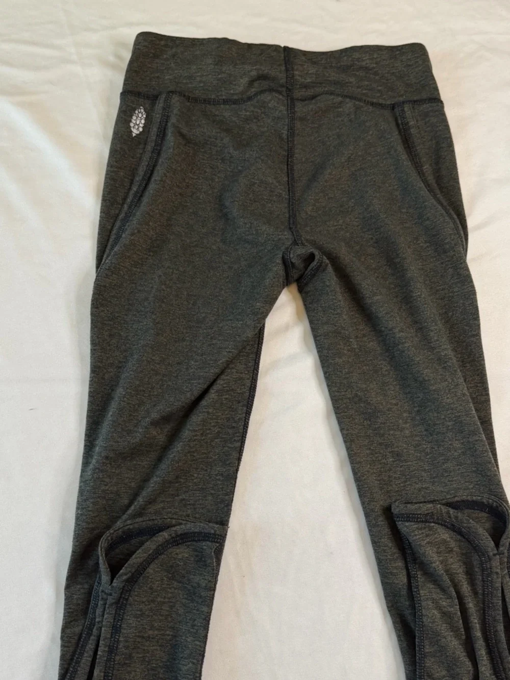 Free People Movement Women’s XS Heather Green Cropped Active Yoga Leggings‎